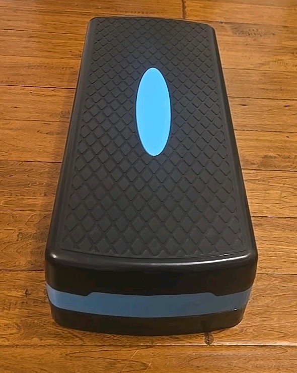 Aerobic Adjustable Stepper Platform Non-Slip Workout Step Trainer-Black/Blue