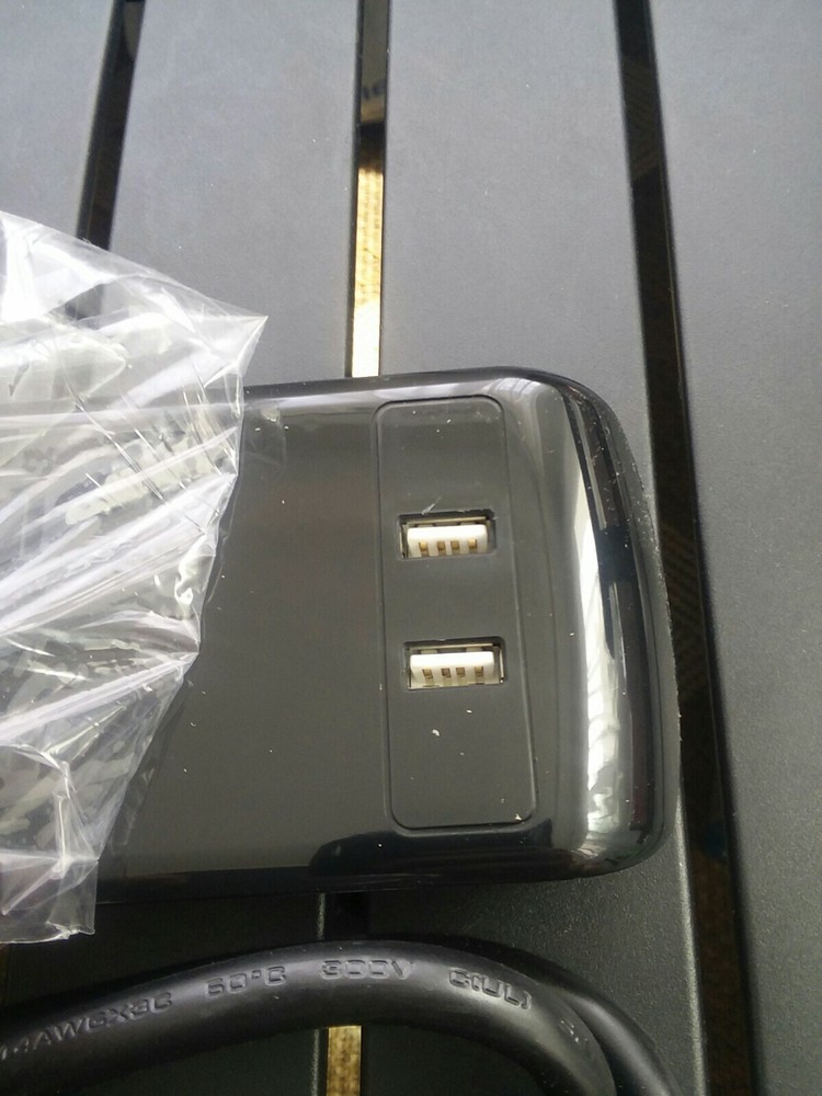 Surge protector with ubs charging