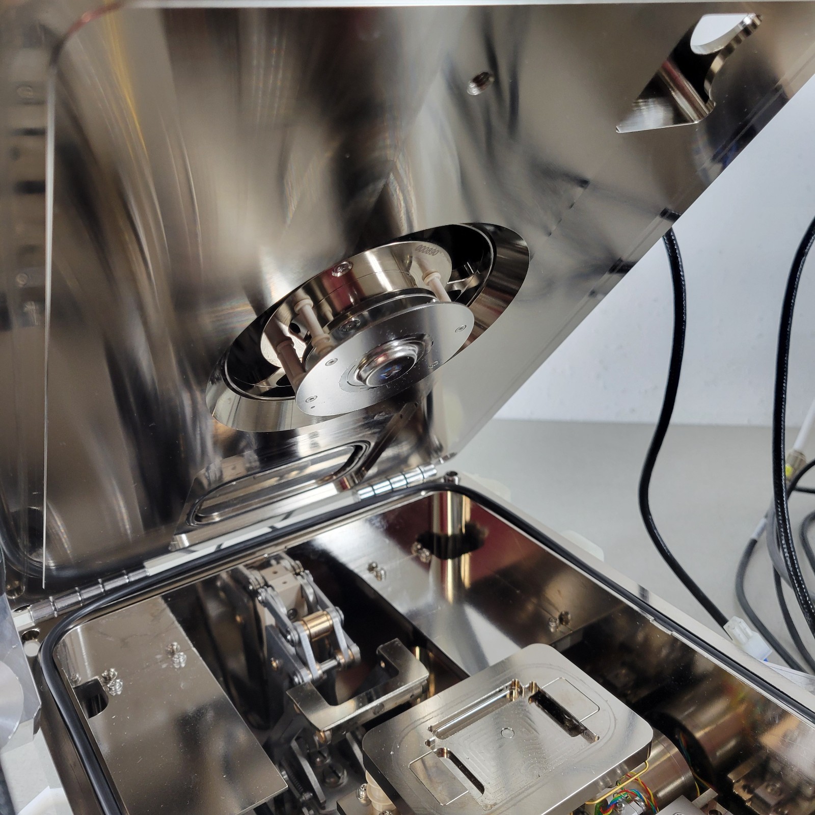 Lot of 2 Bruker UHV-Compatible XY Stage High Vacuum Mass Spectrometer Chamber