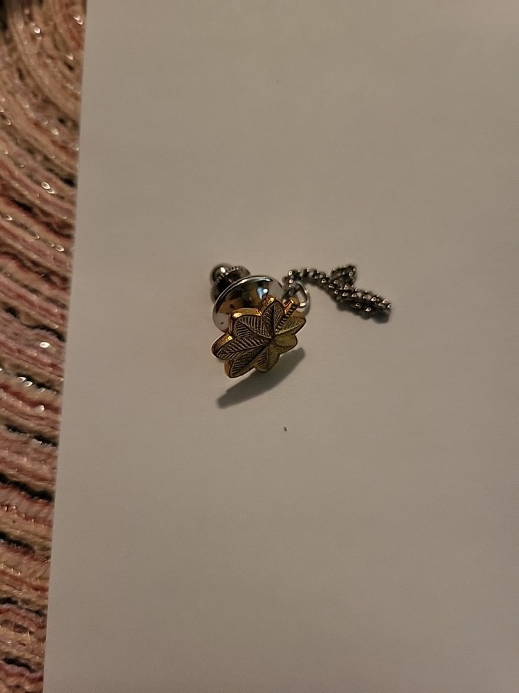 Army/AF/Marines (Navy Lt CMD)Tie Tack. Anchor Missing