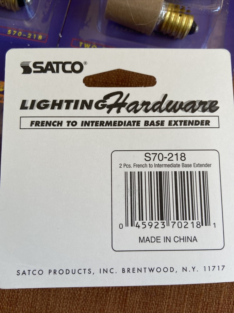 (9)Satco S70/270 E14 French Base to E17 Intermediate Base Socket New Sealed