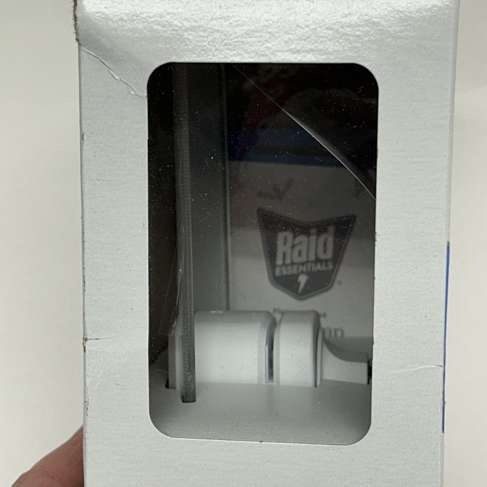 Raid Essentials Flying Inspect Light Trap Starter Kit 1 Device & 1 Refill New