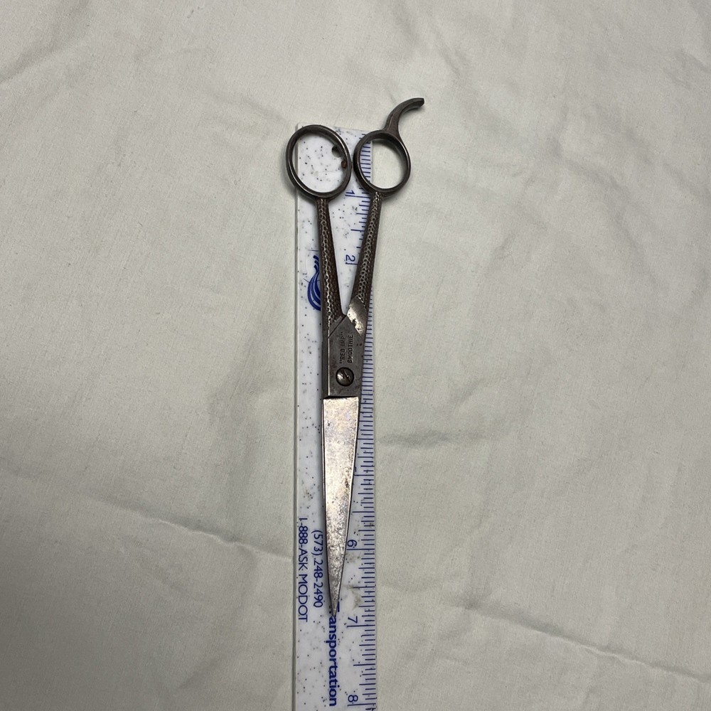 1 Red Imp, Morris Scissors