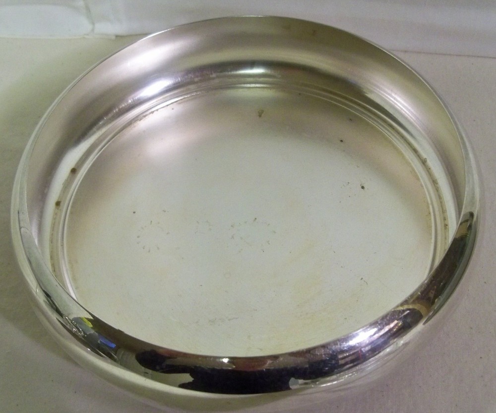 ROSB SILVERPLATE ROUND COVERED SERING BOWL w/GLASS INSERT