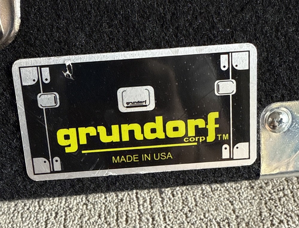 Grundorf CD Case DCV-112/BK Four Rows 2 Rows Compact Excellent Condition