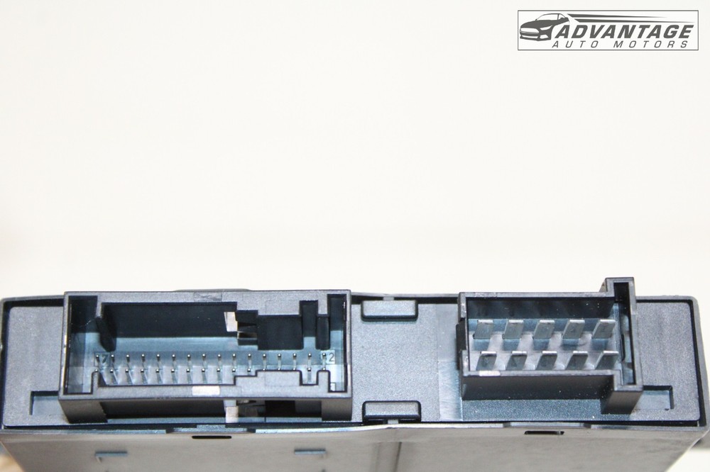 2017-2024 FREIGHTLINER CASCADIA FRONT RIGHT DOOR COMPUTER CONTROL MODULE OEM