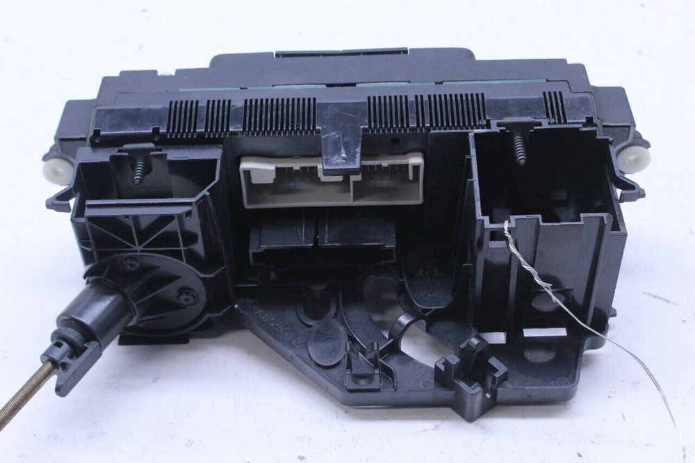 Volkswagen Jetta Passat Climate Temperature Control Panel OEM