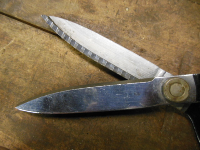 vintage Clauss pinking shears scissors clean old shop cutting tool