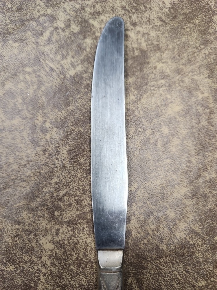 Wm. Rogers Beloved Pattern Silver Plate Dinner Knife No Monogram Wear Tarnish