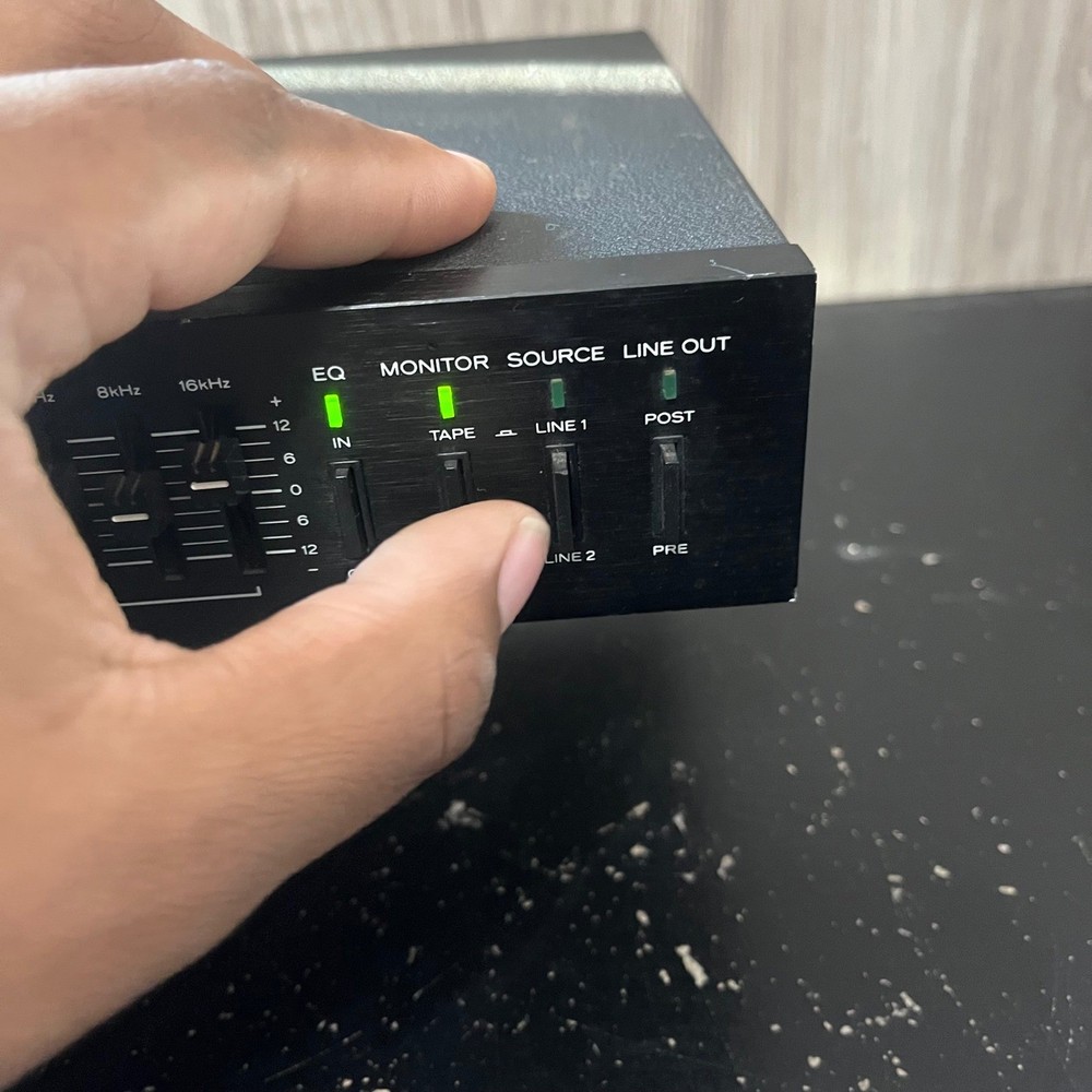TEAC EQA-10MKII Graphic Equalizer Powers On