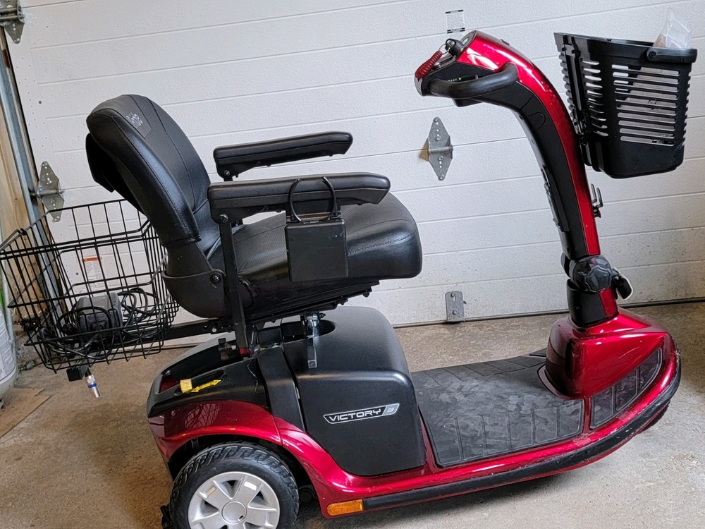 Pride Mobility Electric Scooter with Key & Speed Control