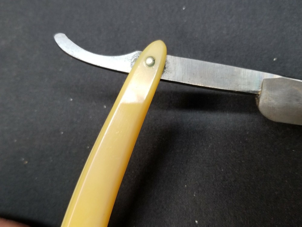 Champion Wedge Straight Razor