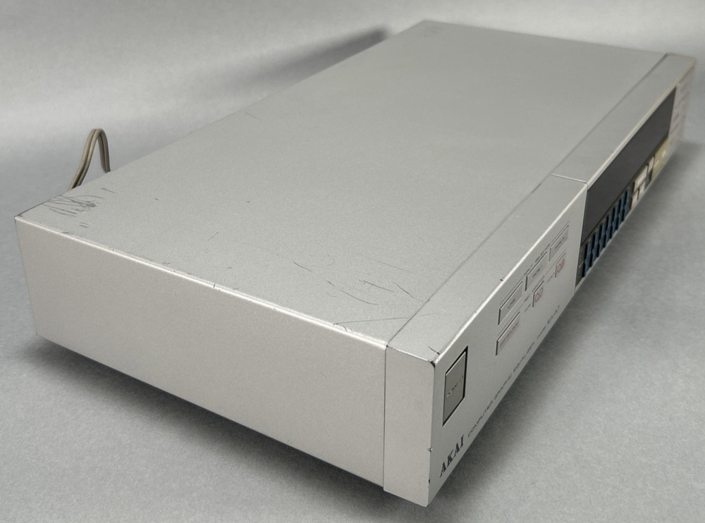 AKAI EA-A7 Graphic Equalizer - Silver