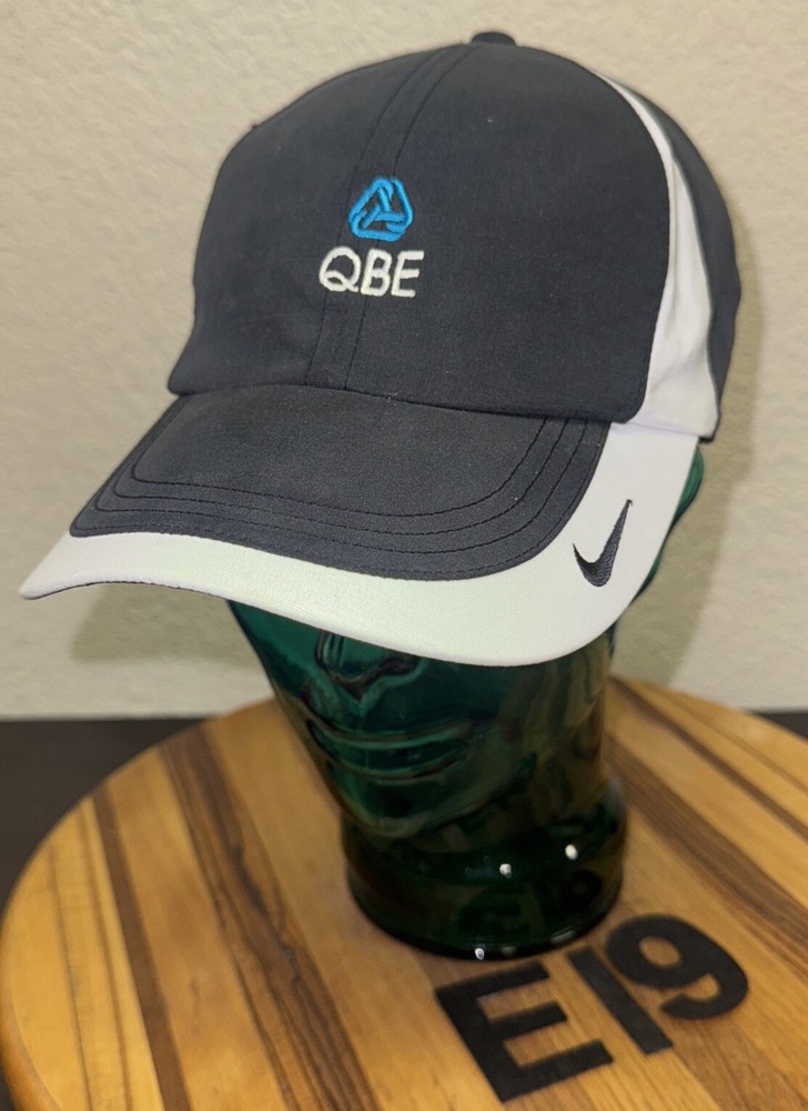 NWT NIKE GOLF BLACK & WHITE QBE STRAPBACK HAT. NEVER WORN.   E19