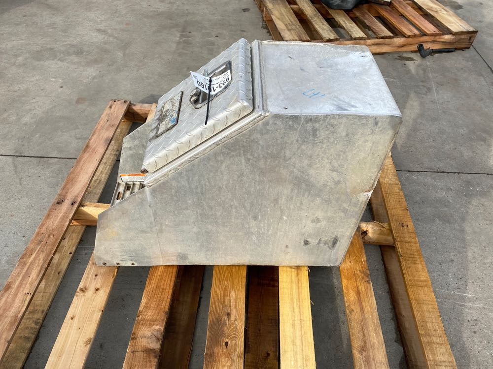 2016 Peterbilt 579 Tool Box (693-10160)