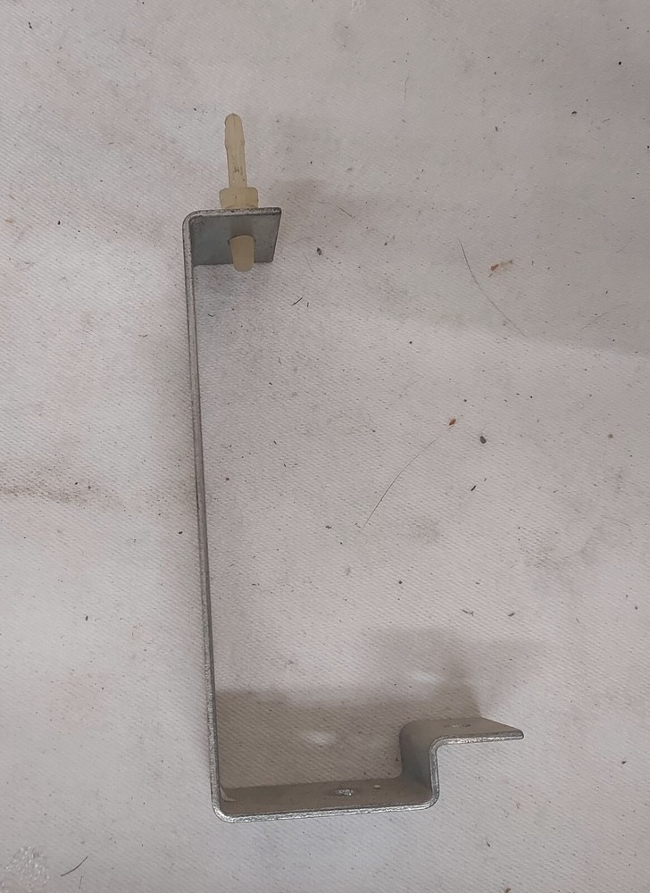 1978 Atari Space Riders Pinball Main PCB Game Board MOUNTING BRACKET Missing Peg