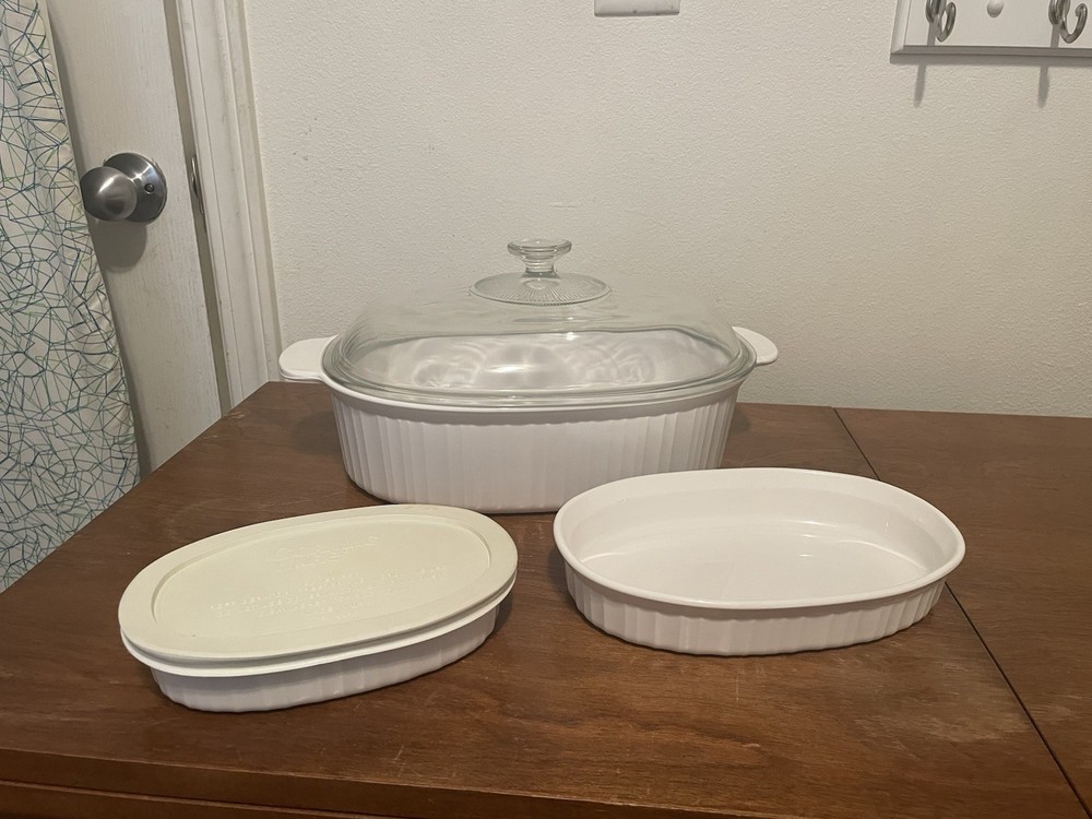 Corning Casserole Dishes, 2.5 Quart, Two Smaller Sides