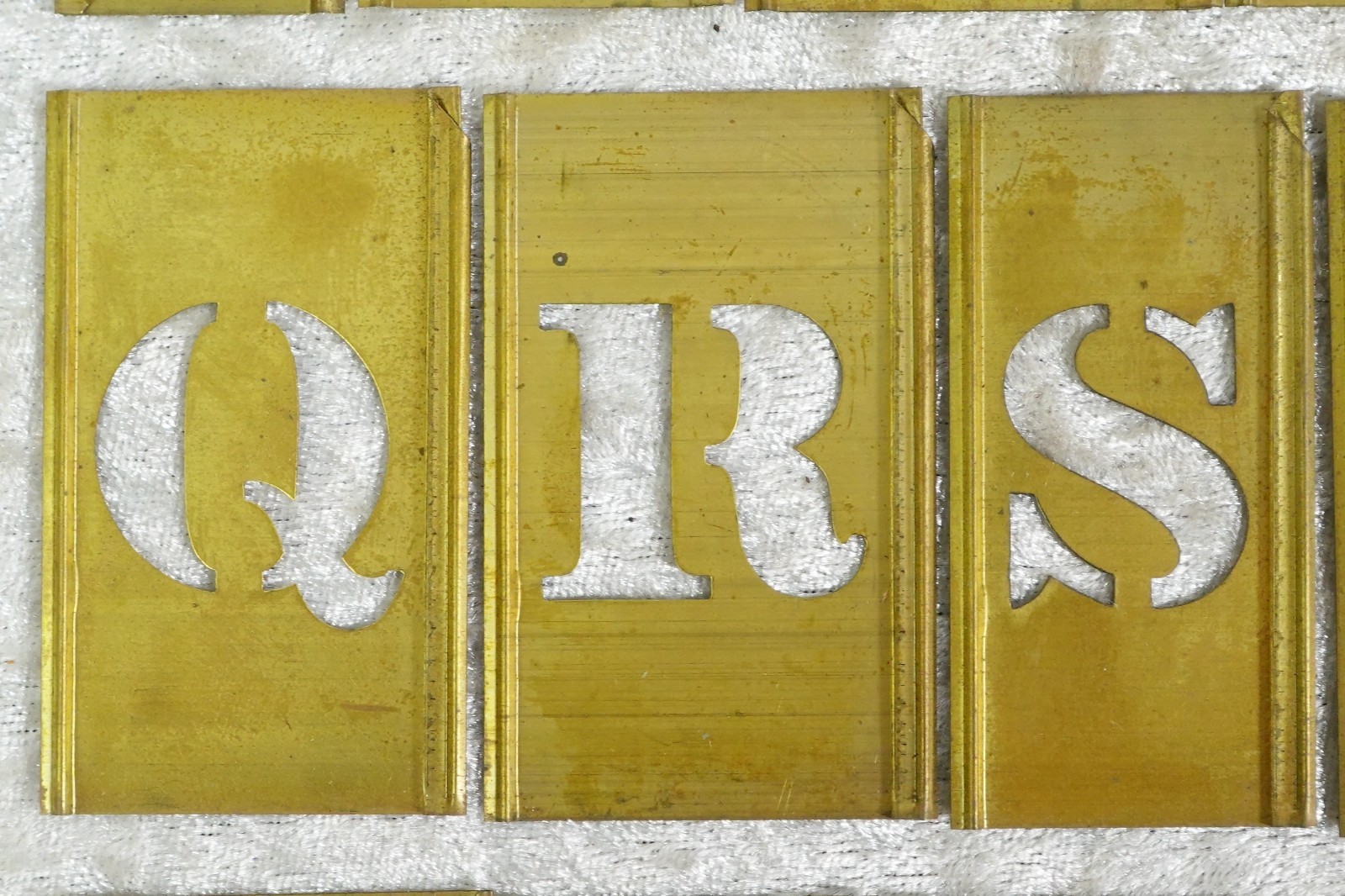 Reese's Brass Interlocking Adjustable Stencils 1" A-Z Letters Spacers & Symbols