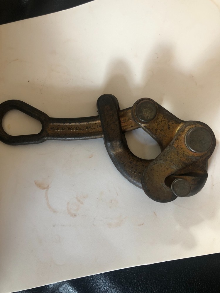 Klein Tools Haven's Grip with Swing Latch - Gold (1604-20L)