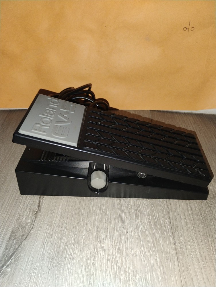 Roland EV-5 Expression Volume Guitar Keyboard Piano Effect Pedal