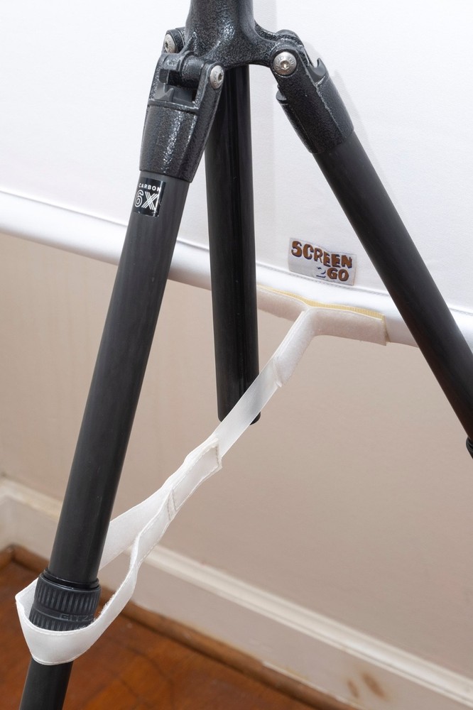 Screen2Go 75″ Portable Projection Screen – Easy Setup & Travel-Friendly, EX+