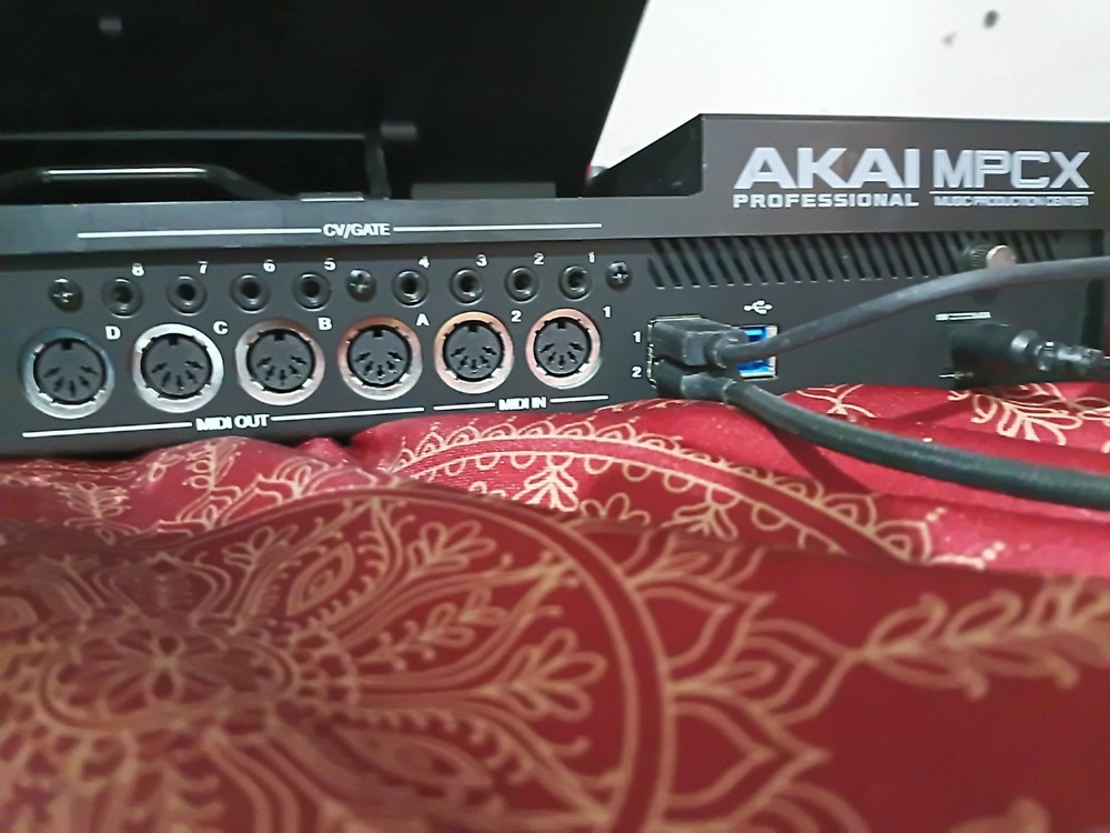 Akai Professional MPC-X Standalone Sampler & Sequencer with Touchscreen Display