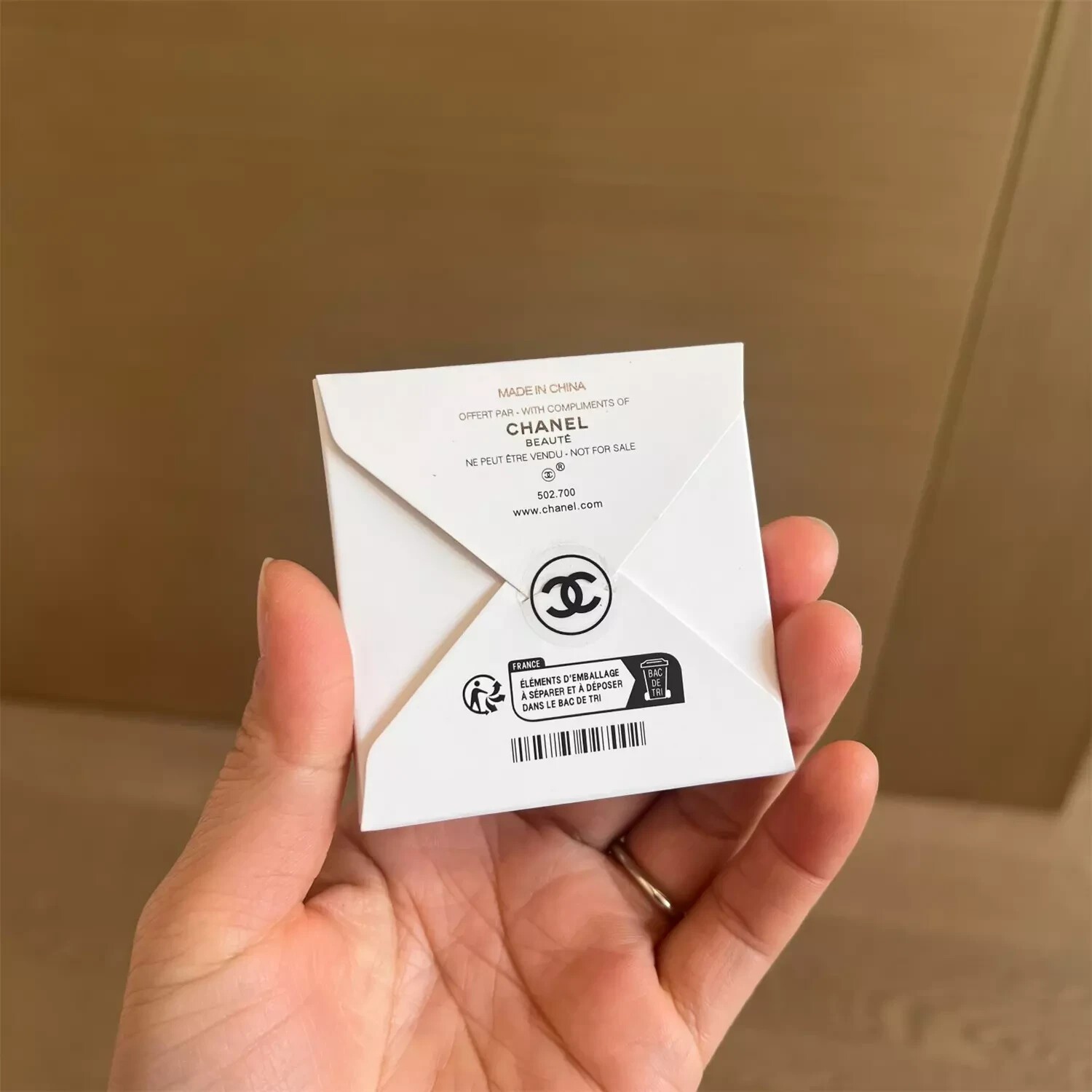 CHANEL Beauty Beaute Gold Phone Finger Ring Holder VIP Gift Accessory