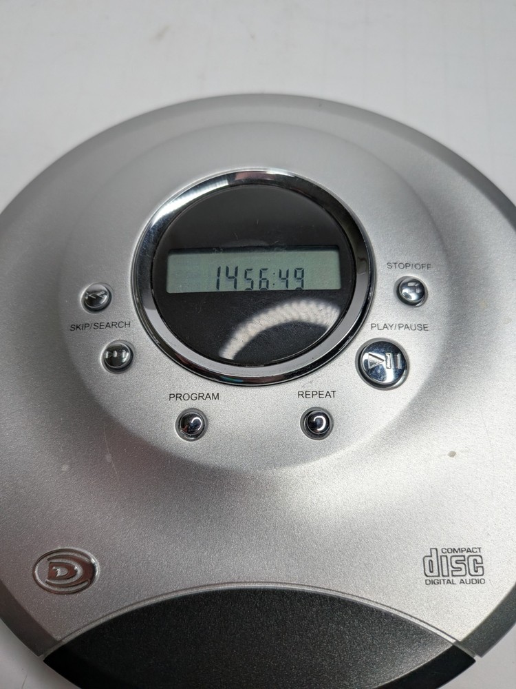 Durabrand CD-565 Portable Programmable CD Player MFG September 2004 Tested Works