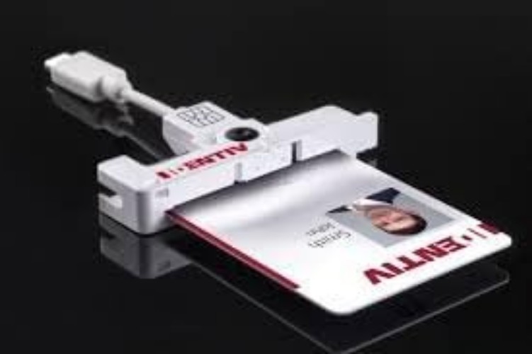 Ultra-Compact USB Smartfold Type C Card Reader for Mac & Mobile Devices