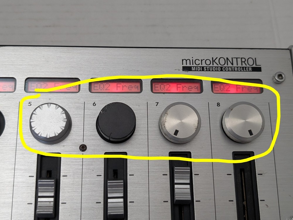 READ Korg MC-1 microKontrol midi studio controller No Charger 2 Damage Sliders