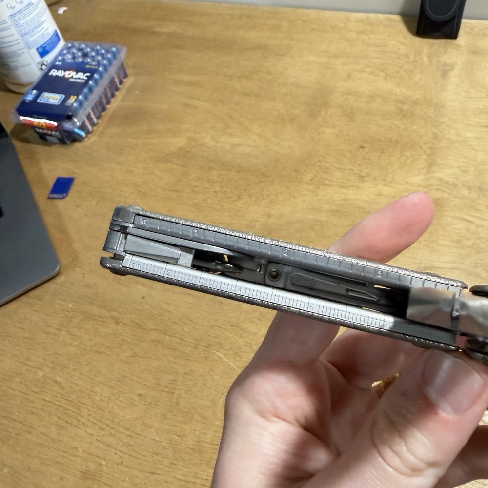 Leatherman Charge XTI Multitool Titanium 154cm Blade With Sheath