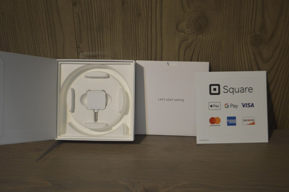 Mobile Debit Credit 3.5 Jack Card Reader Square Swipe Payment Apple Android