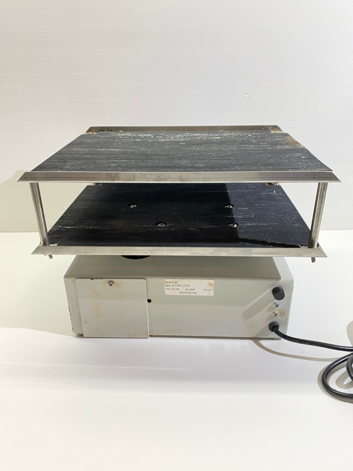 VWR Model 200 Rocking Platform Shaker with Warranty