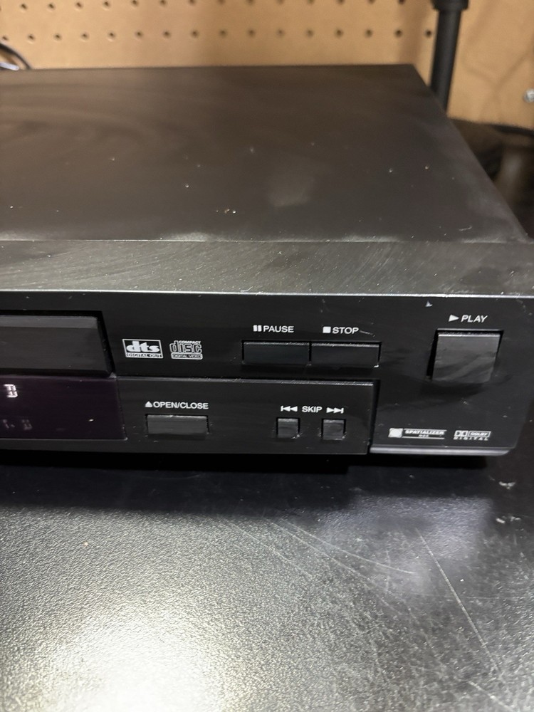 Toshiba SD‑1200U DVD Player powers on but untested