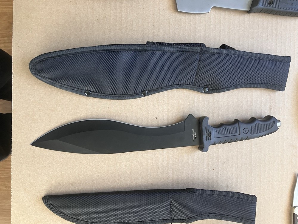 Buck, Smith & Wesson, Winchester Knives.
