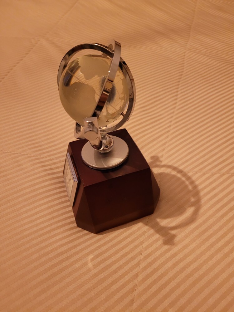 CRYSTAL GLOBE WITH ANALOG CLOCK IN WOOD BASE