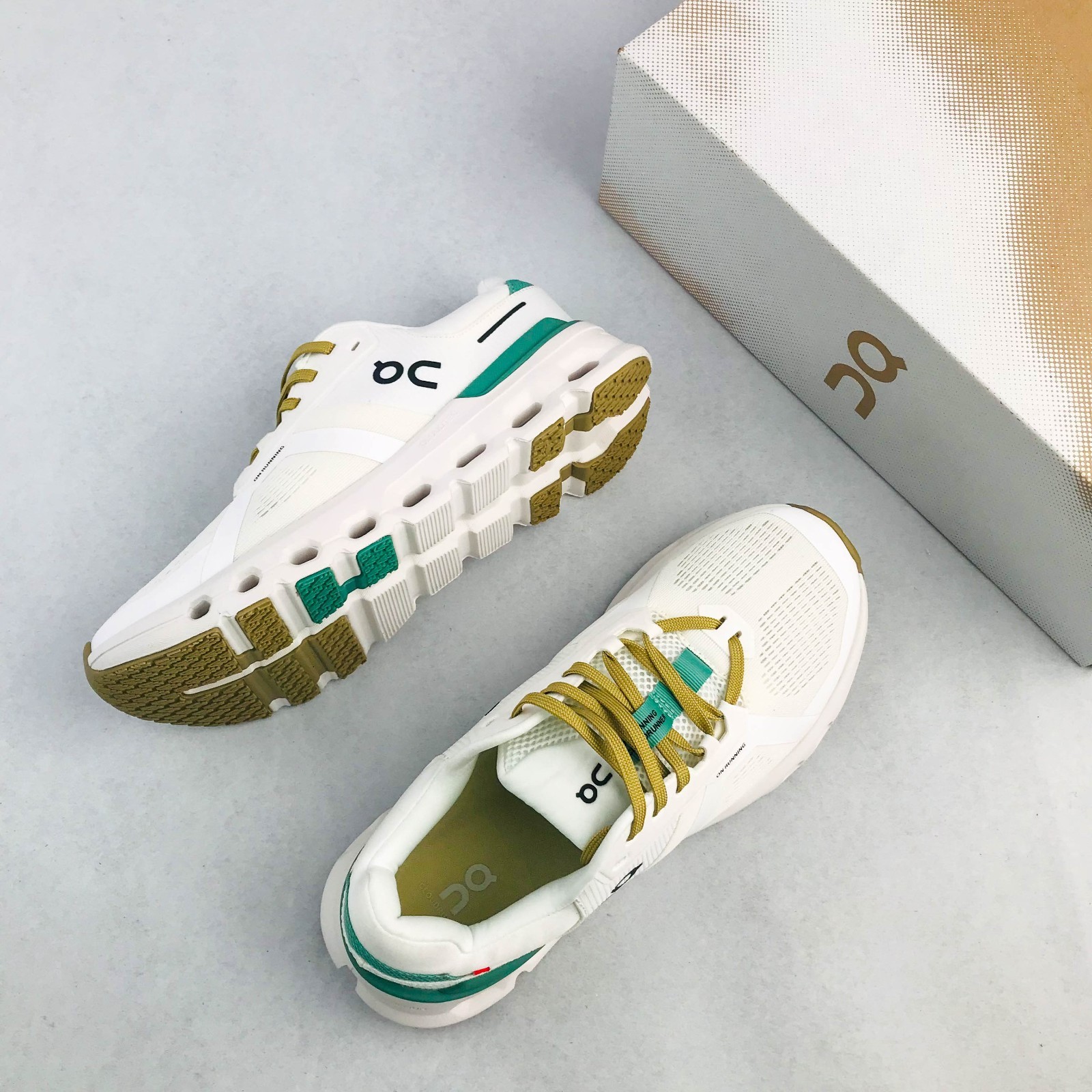 ON Cloudrunner 2 Green Running Shoes Support Cushion Superfoam Sneakers US 6-9