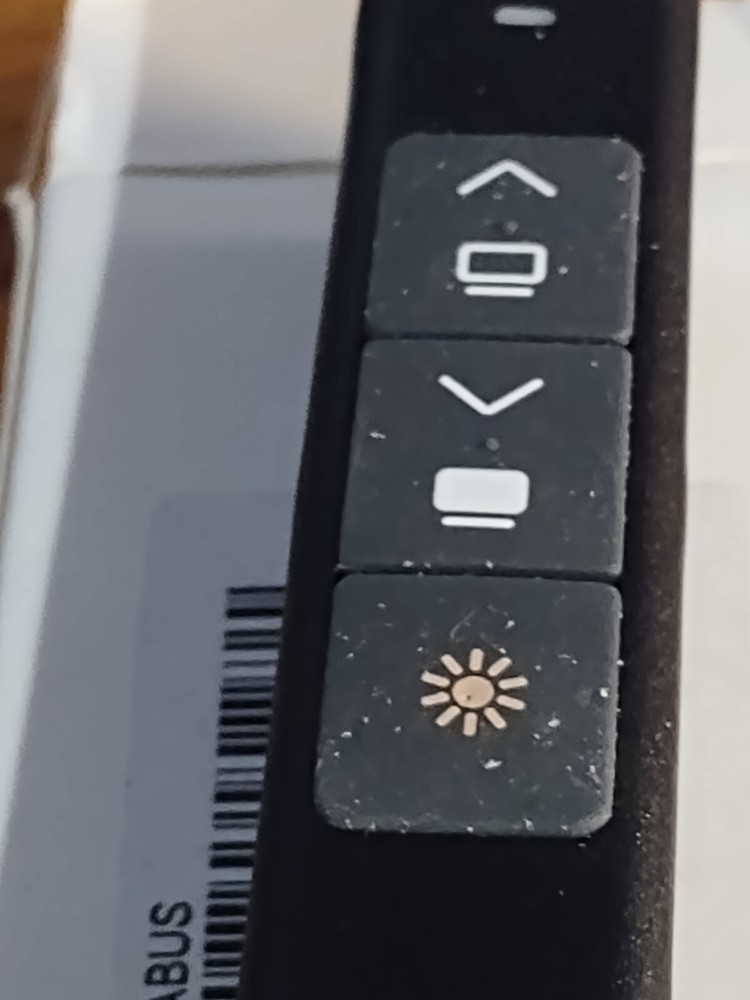 Wireless Presenter Remote - Laser Pointer - 2.4GHz - USB Plug & Play - PC189A