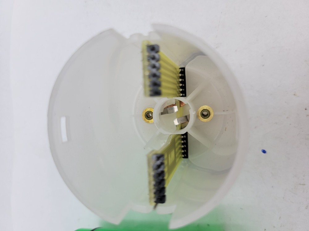 Cutler-Hammer E26 Series A2 Green Stack Light Floor Mount 250 Volt Max 6 Watts