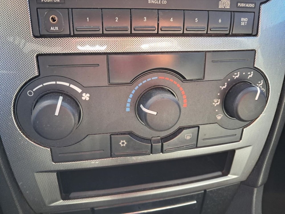 300 2007 Glove Box 4838900