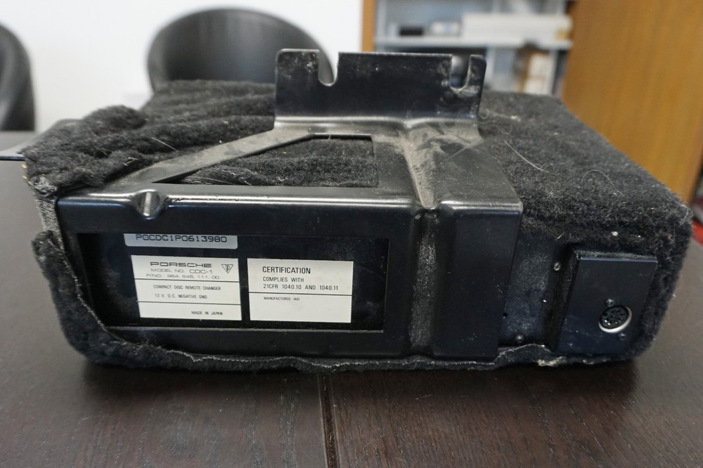 Porsche CDC-1   964.645.111.00 Compact Disc Remote Changer 96464511100