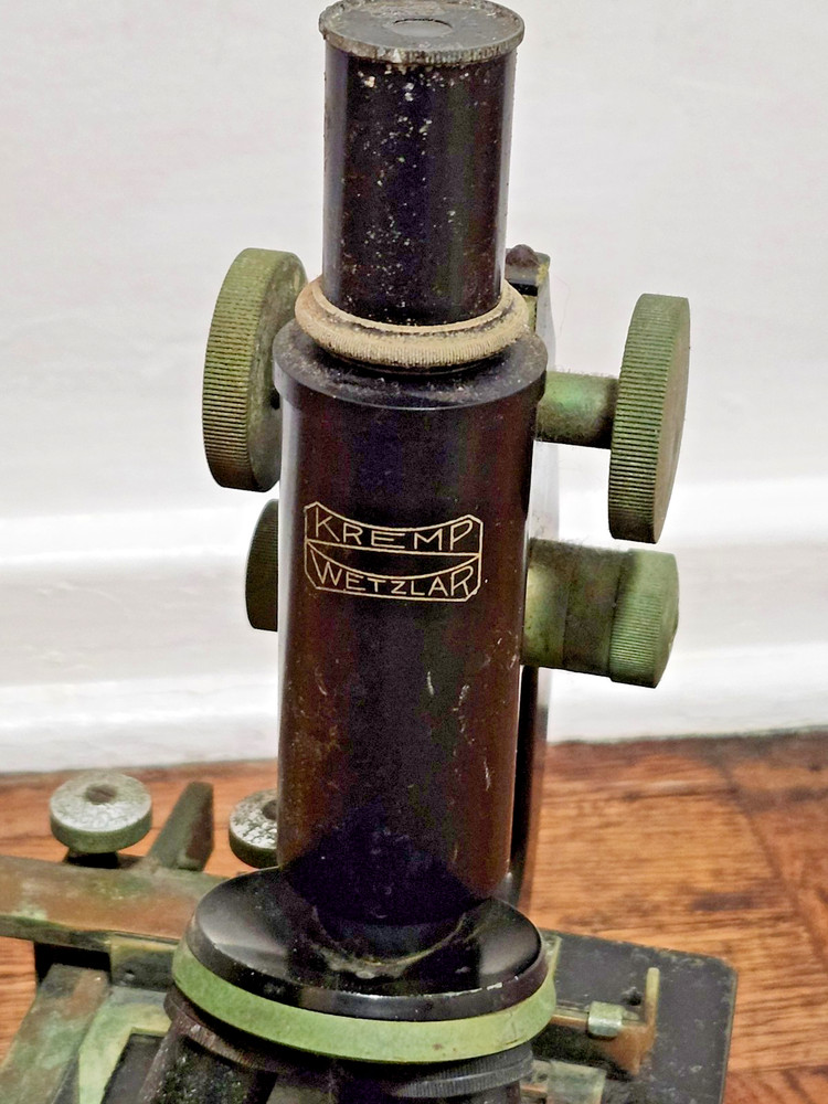 ANTIQUE - KREMP WETZLAR MICROSCOPE