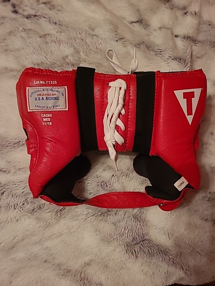 Title Boxing Classic Leather Headgear Size Medium Red