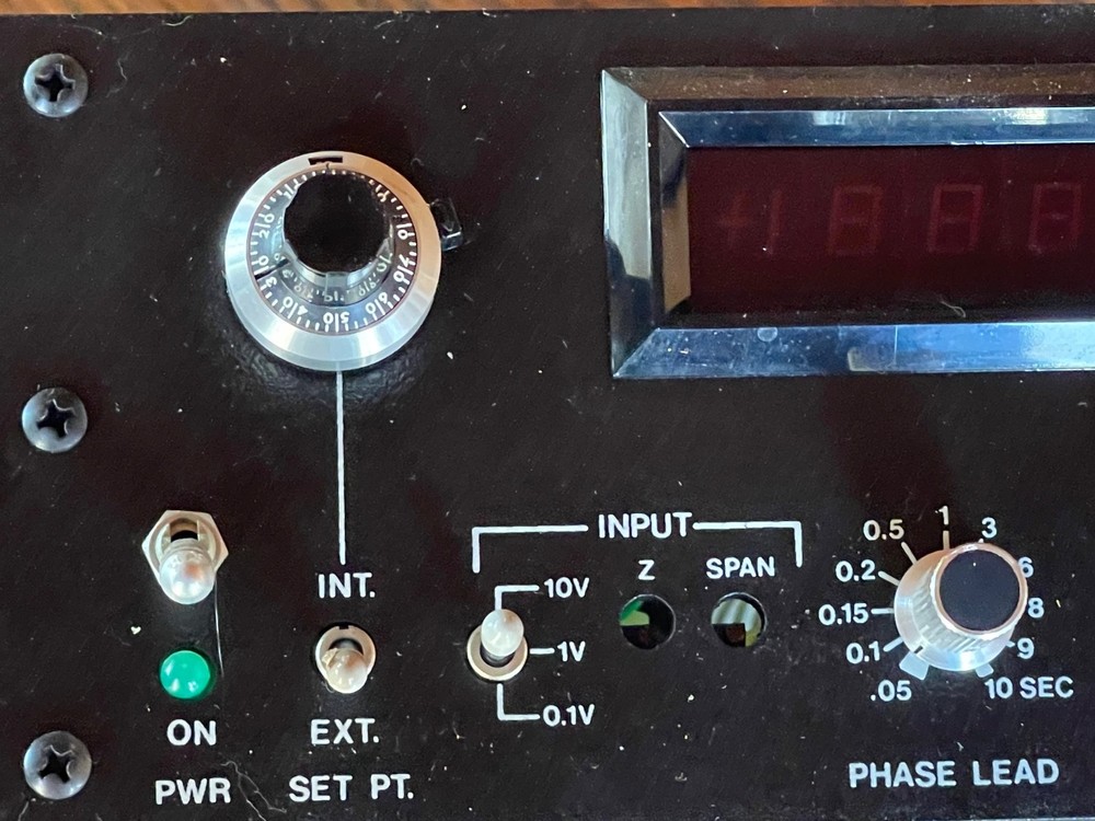 MKS Instruments Type 250 Pressure Flow Controller / Type 250C-1-D /