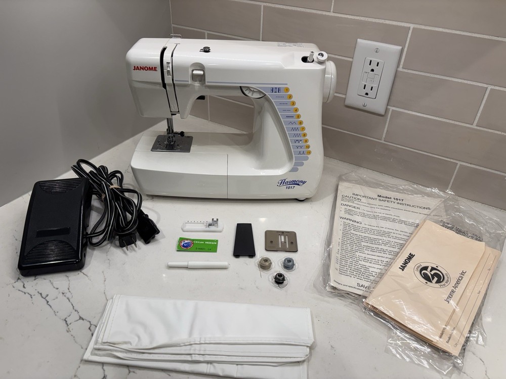 Janome Harmony 1017 Sewing Machine 2005...MUST SEE!