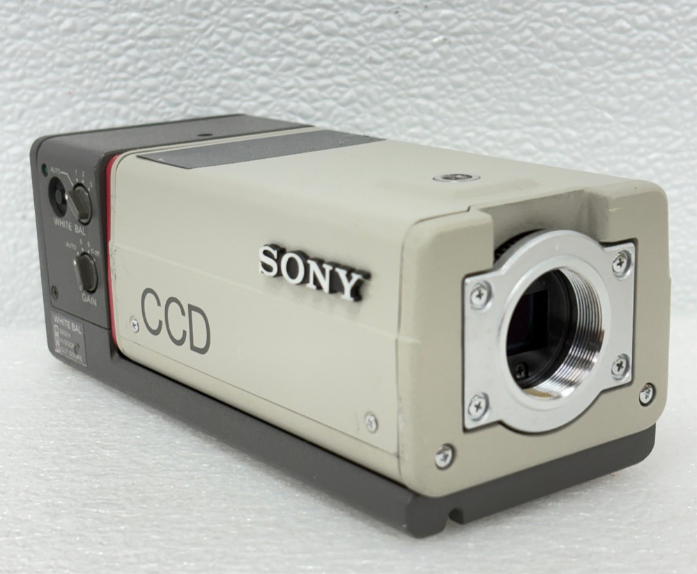 PRE OWNED | SONY DXC-101 CCD Color Video Camera - Beige/Grey