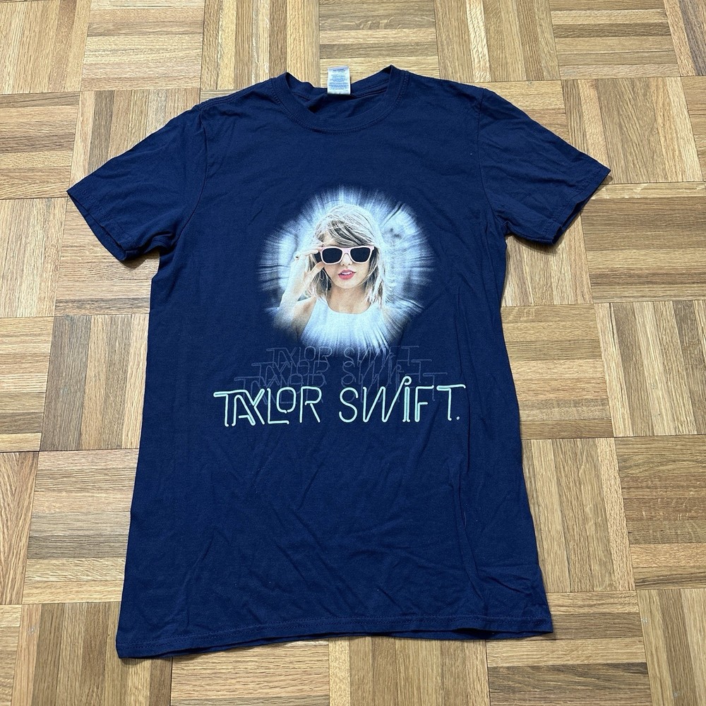 Taylor Swift 1989 Tour Tee 2014 Small