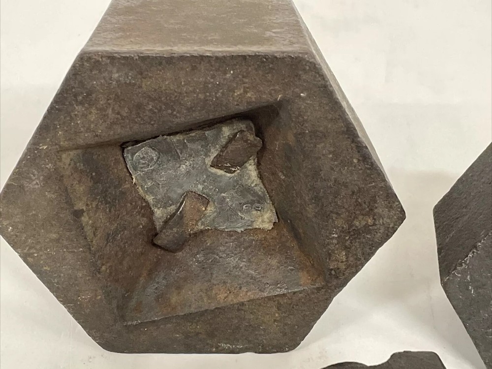 Antique KILOGRAM IRON RING WEIGHTS 6 Hexagonal For Scale
