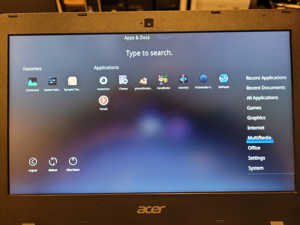 Netrunner Desktop Bootable Linux on 4G USB Stick!