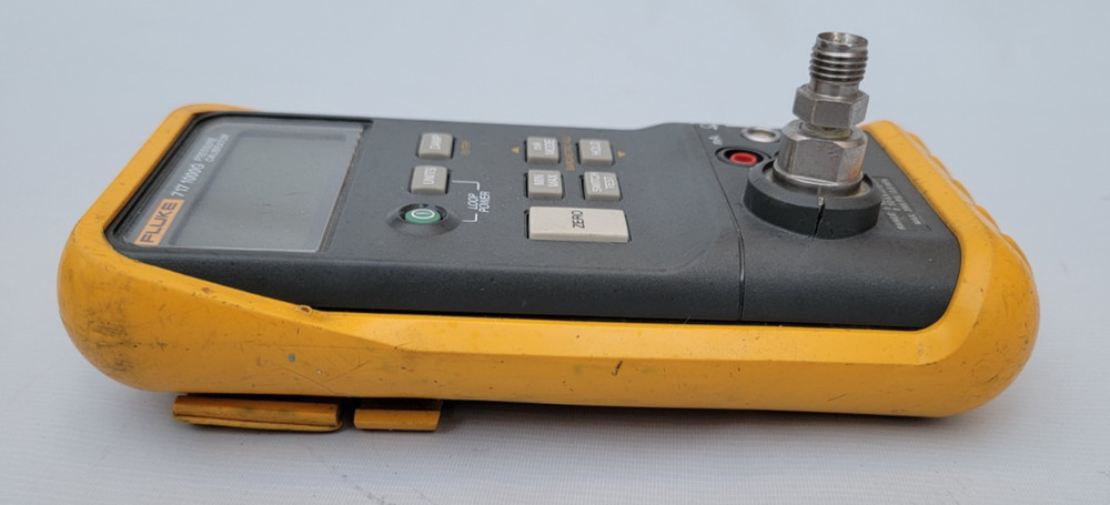 FLUKE 717 1000G Pressure Calibrator